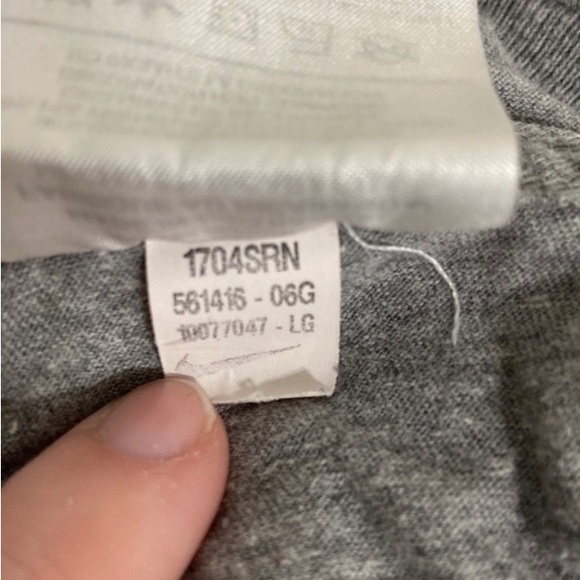 Men’s Nike Tee Marquette Golden Eagles athletic cut grey shirt. - Picture 9 of 12